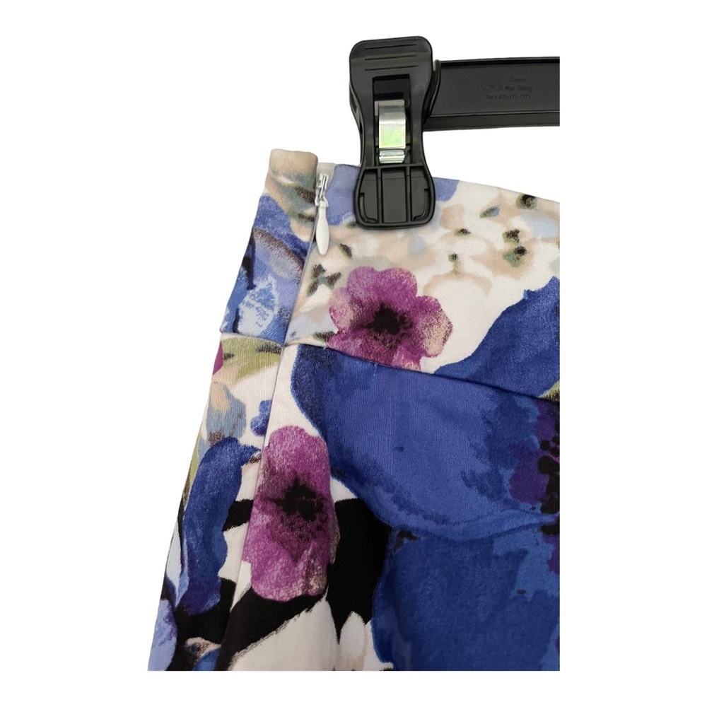 White House Black Market floral skirt - Picture 6 of 8